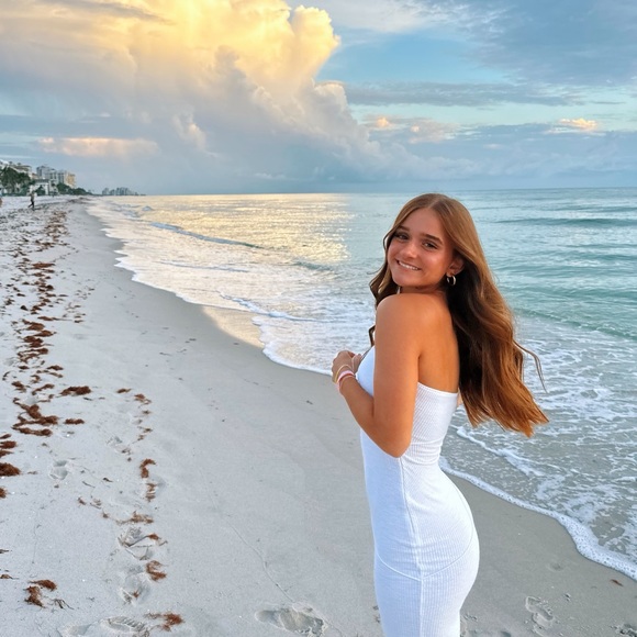 Meet your Posher, Mira - Picture 1 of 1